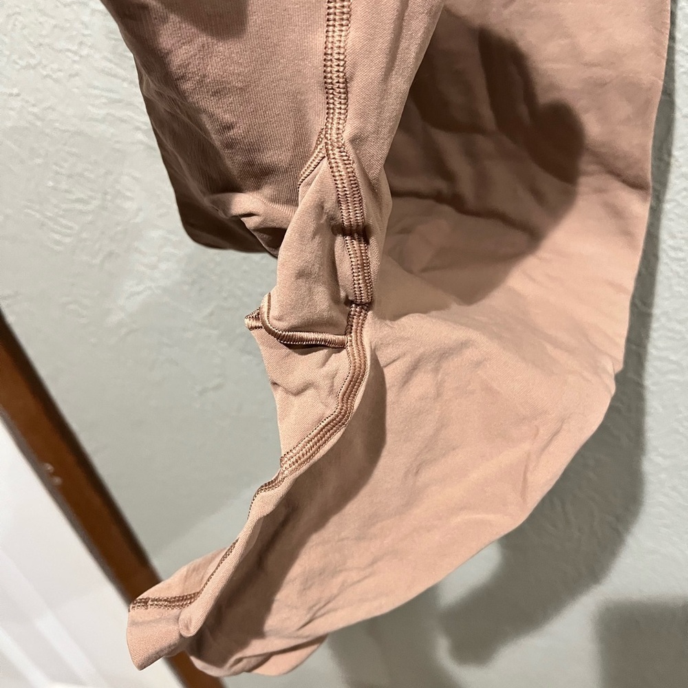SKIMS Seamless Sculpting Bodysuit Mid Thigh Shapewear Nude Color Size M EUC - Picture 2 of 4